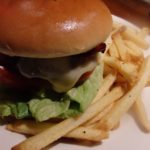 ＴＧＩフライデーズ 品川店!食べ応えあるハンバーガー TGI FRIDAYS