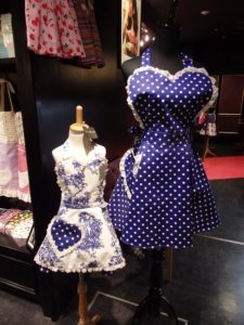 アモリコ 銀座　☆おしゃれなエプロン